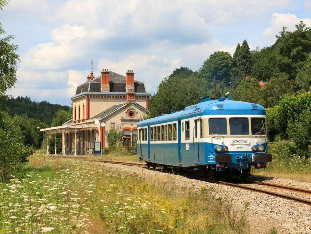 La Creuse Par Le Train Un Voyage Dans Le Temps Avec L autorail 